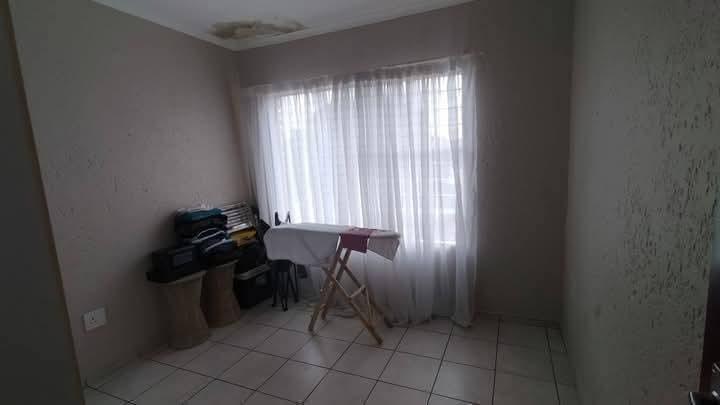 2 Bedroom Property for Sale in Groblerpark Gauteng