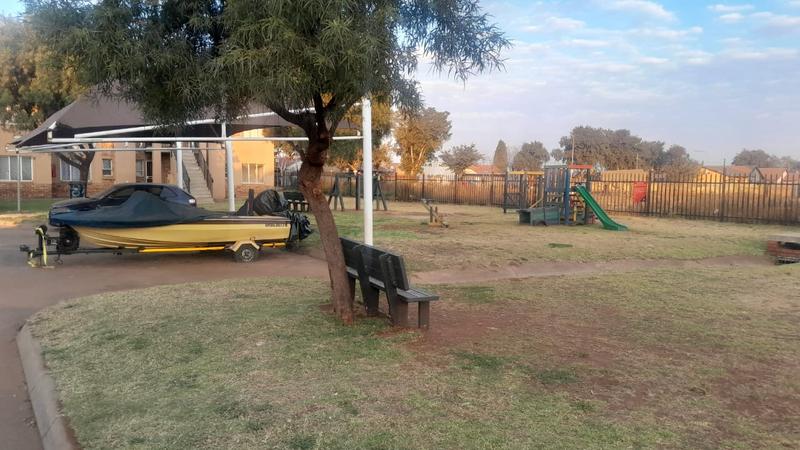 2 Bedroom Property for Sale in Protea Glen Gauteng