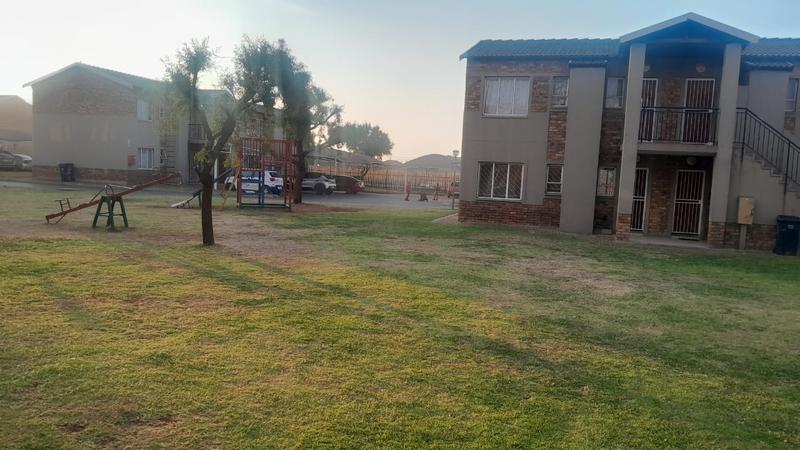 2 Bedroom Property for Sale in Protea Glen Gauteng