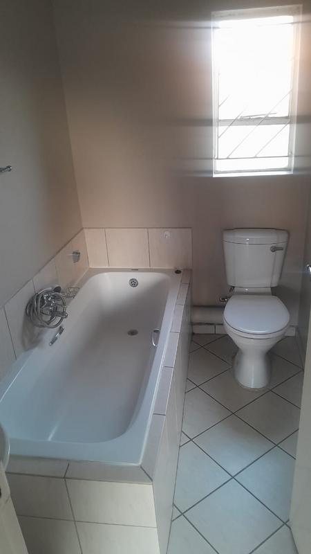 2 Bedroom Property for Sale in Protea Glen Gauteng