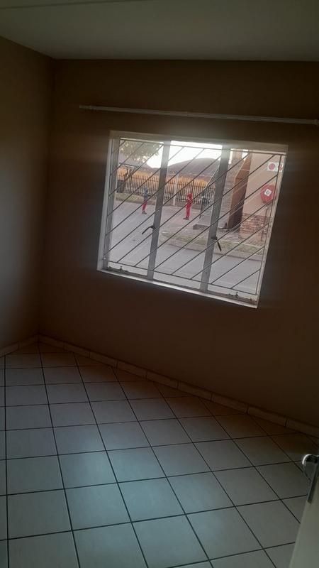 2 Bedroom Property for Sale in Protea Glen Gauteng