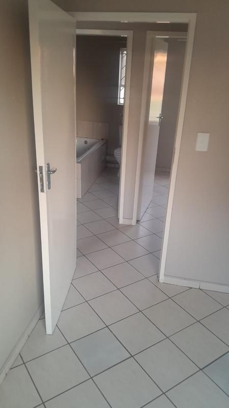 2 Bedroom Property for Sale in Protea Glen Gauteng