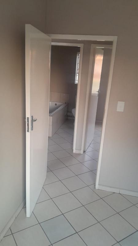 2 Bedroom Property for Sale in Protea Glen Gauteng