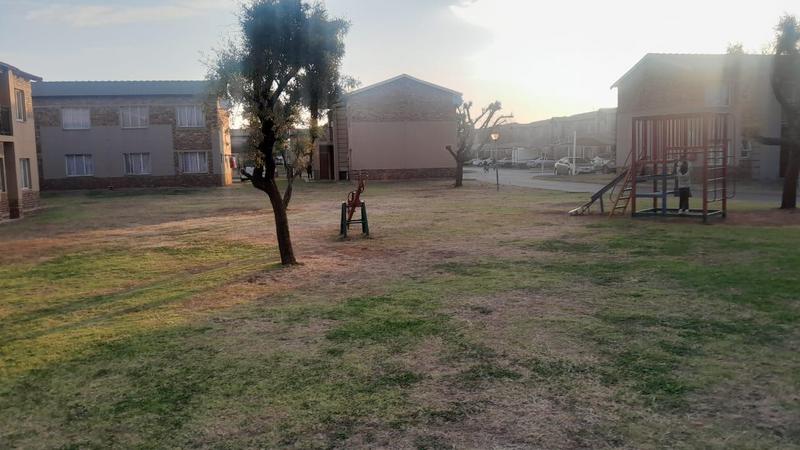 2 Bedroom Property for Sale in Protea Glen Gauteng