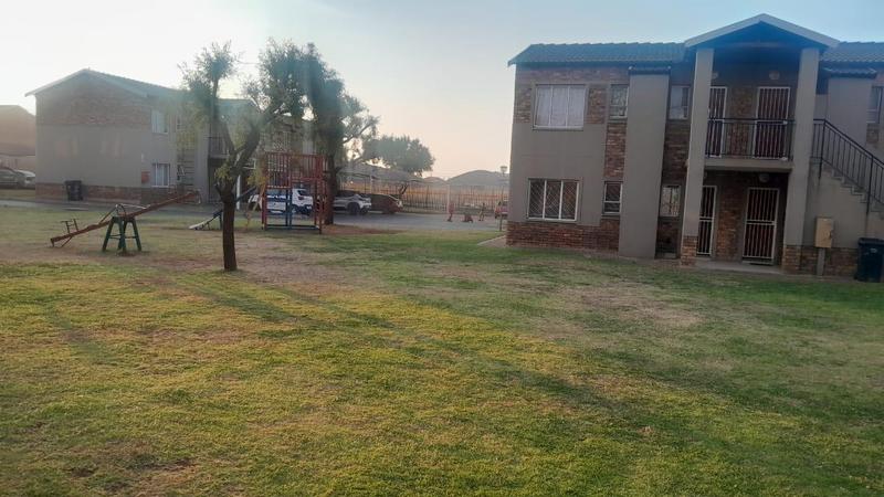 2 Bedroom Property for Sale in Protea Glen Gauteng