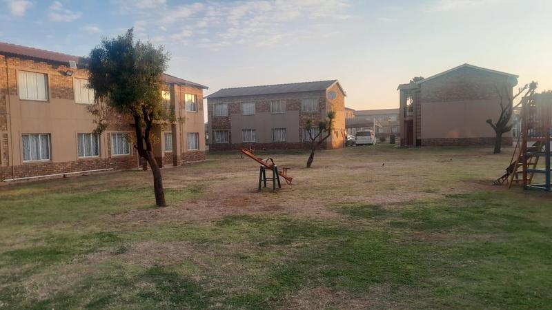 2 Bedroom Property for Sale in Protea Glen Gauteng