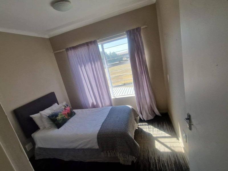 2 Bedroom Property for Sale in Green Hills Gauteng