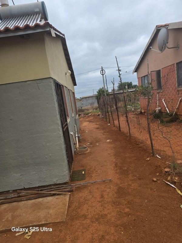 2 Bedroom Property for Sale in Lehae Gauteng