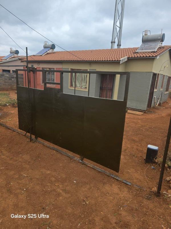 2 Bedroom Property for Sale in Lehae Gauteng