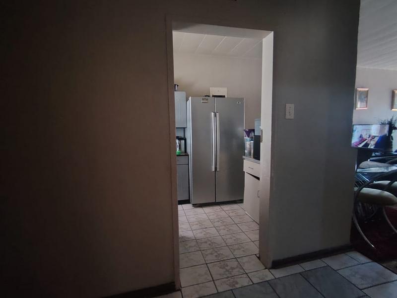 2 Bedroom Property for Sale in Luipaardsvlei Gauteng