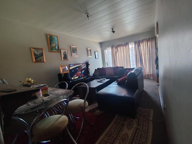 2 Bedroom Property for Sale in Luipaardsvlei Gauteng