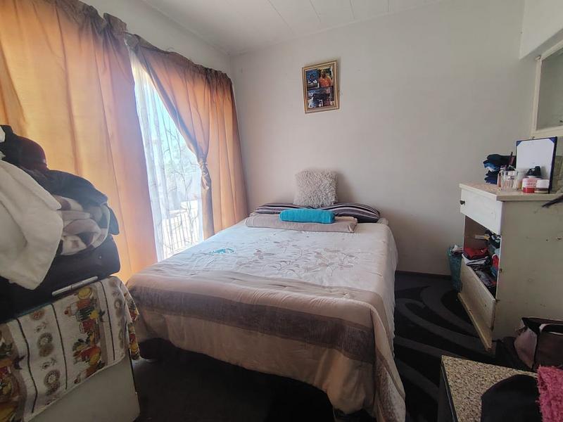 2 Bedroom Property for Sale in Luipaardsvlei Gauteng