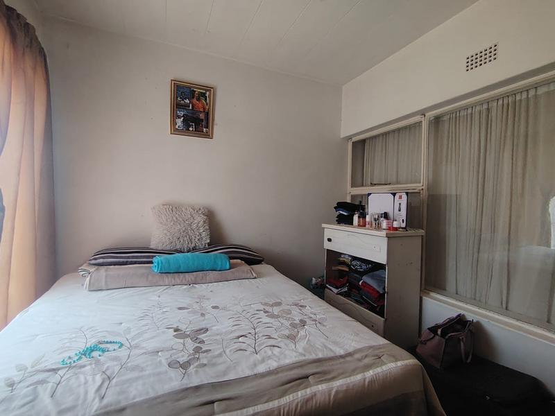 2 Bedroom Property for Sale in Luipaardsvlei Gauteng