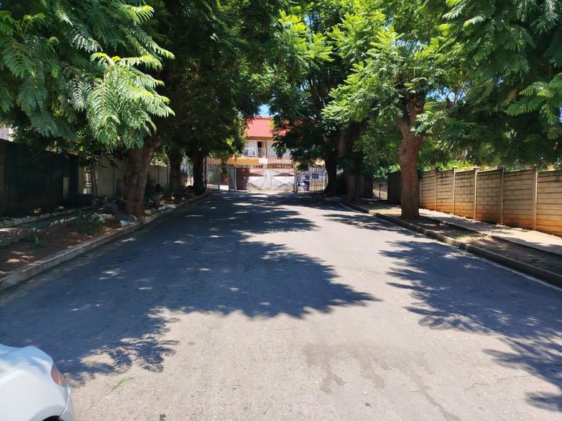 2 Bedroom Property for Sale in Luipaardsvlei Gauteng