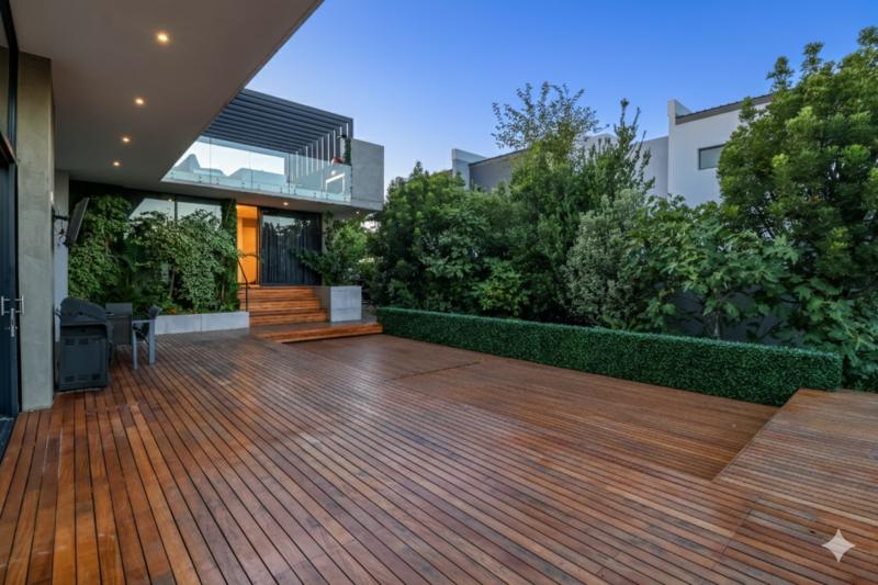 6 Bedroom Property for Sale in Midstream Ridge Gauteng