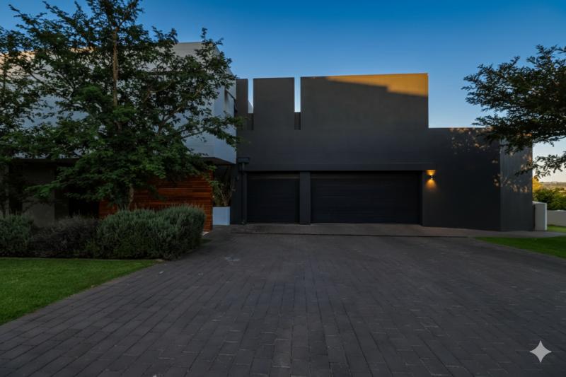 6 Bedroom Property for Sale in Midstream Ridge Gauteng