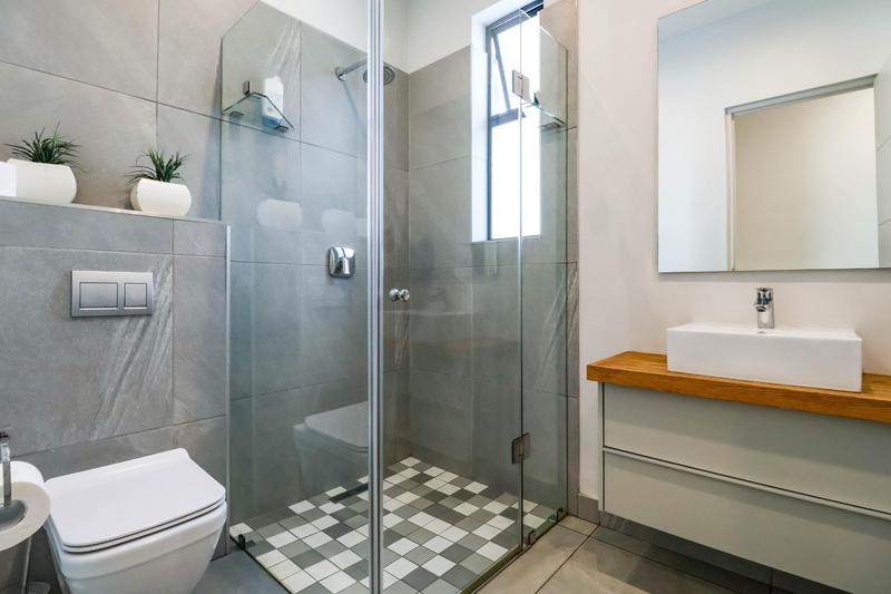 6 Bedroom Property for Sale in Midstream Ridge Gauteng