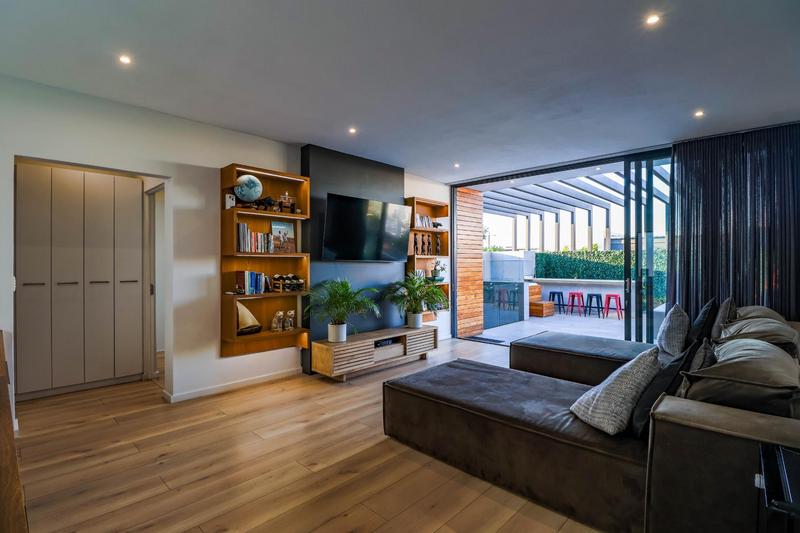 6 Bedroom Property for Sale in Midstream Ridge Gauteng