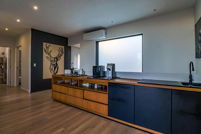 6 Bedroom Property for Sale in Midstream Ridge Gauteng