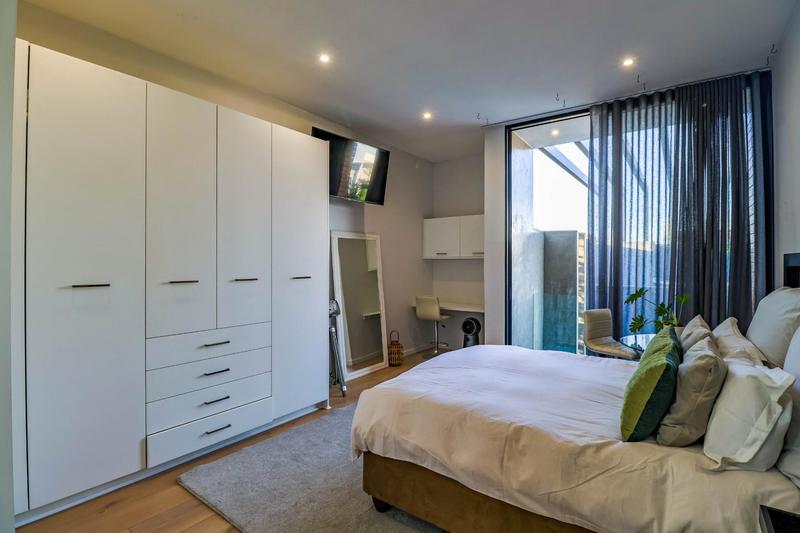 6 Bedroom Property for Sale in Midstream Ridge Gauteng