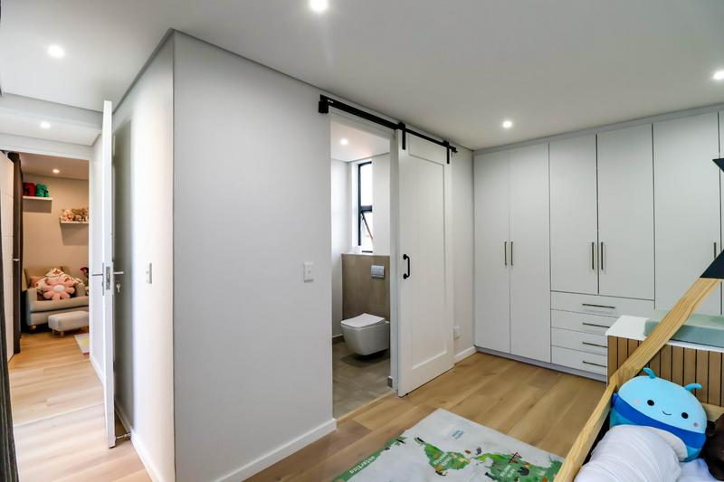 6 Bedroom Property for Sale in Midstream Ridge Gauteng