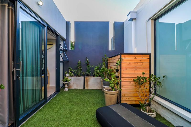 6 Bedroom Property for Sale in Midstream Ridge Gauteng