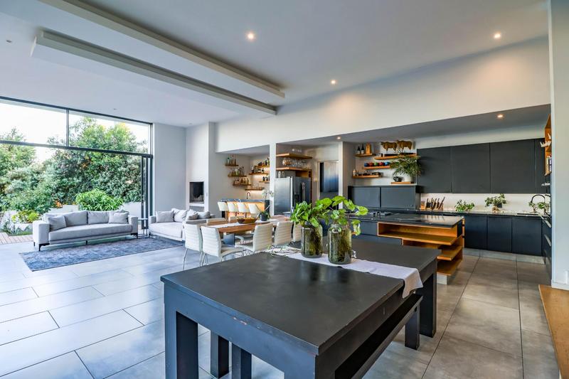 6 Bedroom Property for Sale in Midstream Ridge Gauteng