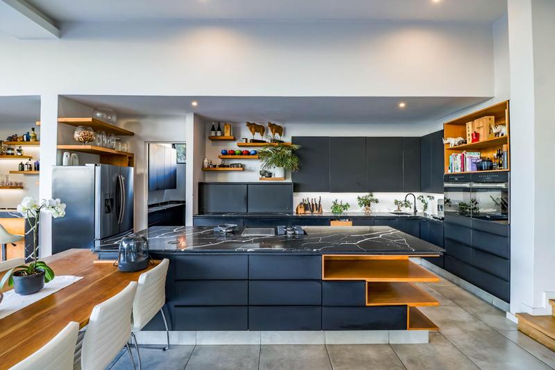 6 Bedroom Property for Sale in Midstream Ridge Gauteng