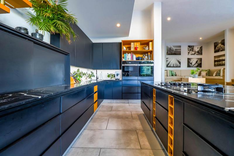 6 Bedroom Property for Sale in Midstream Ridge Gauteng