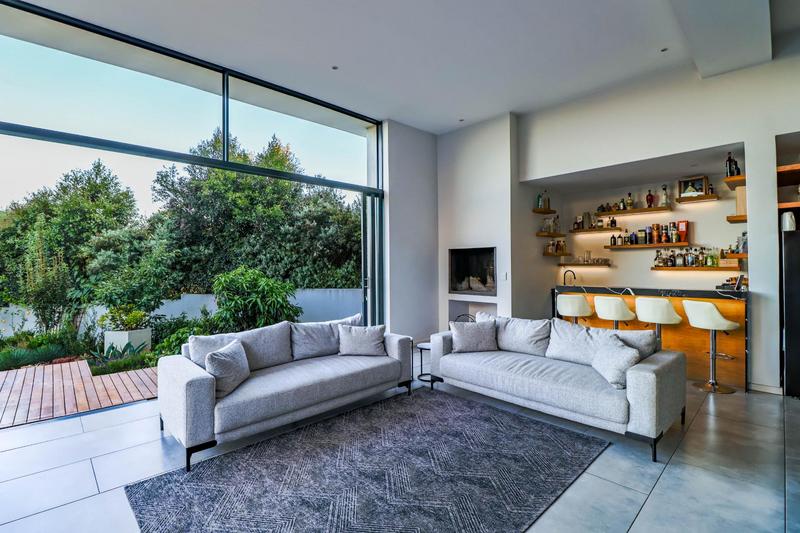 6 Bedroom Property for Sale in Midstream Ridge Gauteng