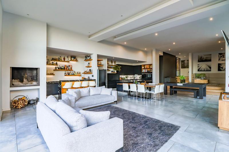 6 Bedroom Property for Sale in Midstream Ridge Gauteng