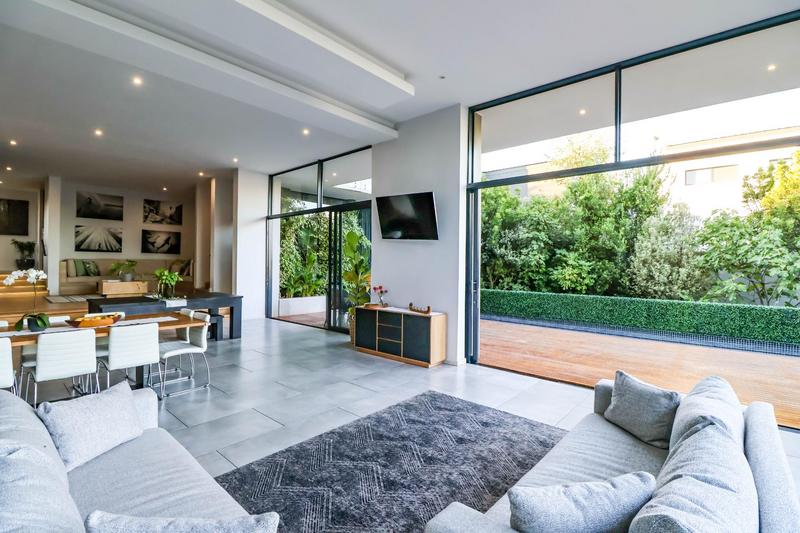 6 Bedroom Property for Sale in Midstream Ridge Gauteng