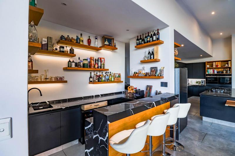 6 Bedroom Property for Sale in Midstream Ridge Gauteng