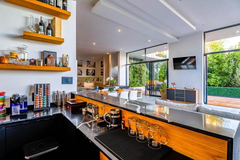 6 Bedroom Property for Sale in Midstream Ridge Gauteng