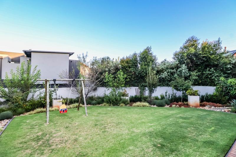 6 Bedroom Property for Sale in Midstream Ridge Gauteng