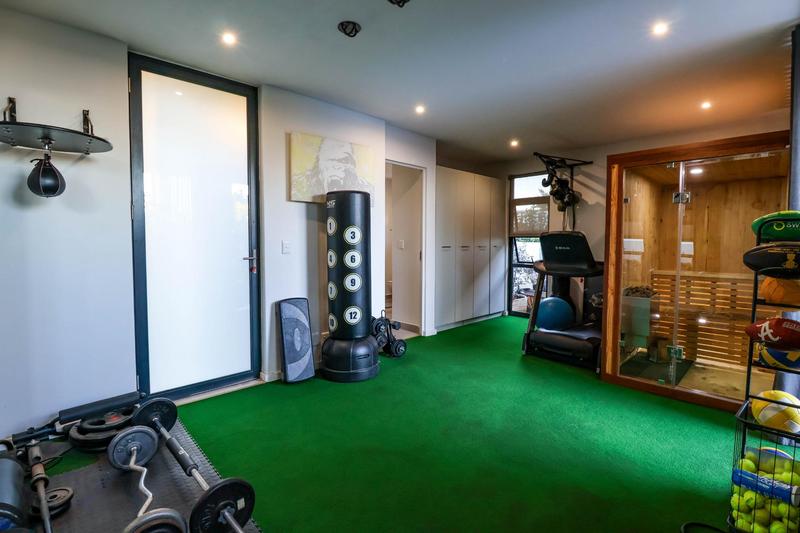 6 Bedroom Property for Sale in Midstream Ridge Gauteng