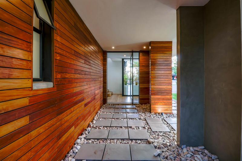 6 Bedroom Property for Sale in Midstream Ridge Gauteng