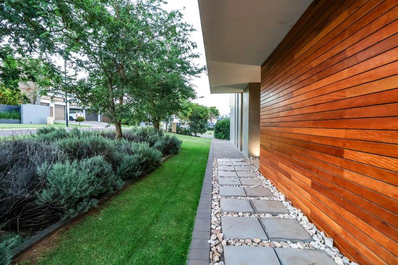 6 Bedroom Property for Sale in Midstream Ridge Gauteng