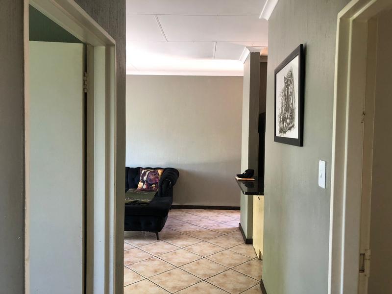 2 Bedroom Property for Sale in Wilgeheuwel Gauteng