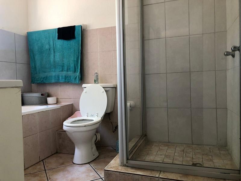 2 Bedroom Property for Sale in Wilgeheuwel Gauteng