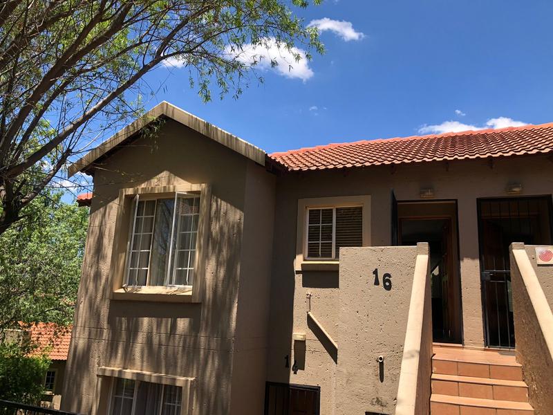 2 Bedroom Property for Sale in Wilgeheuwel Gauteng