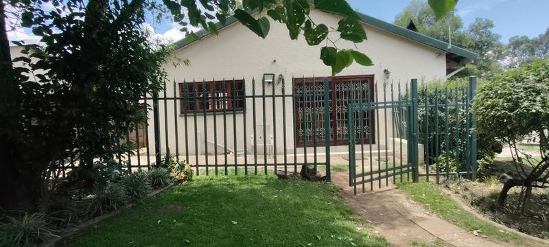 To Let 5 Bedroom Property for Rent in Eastleigh Ridge Gauteng