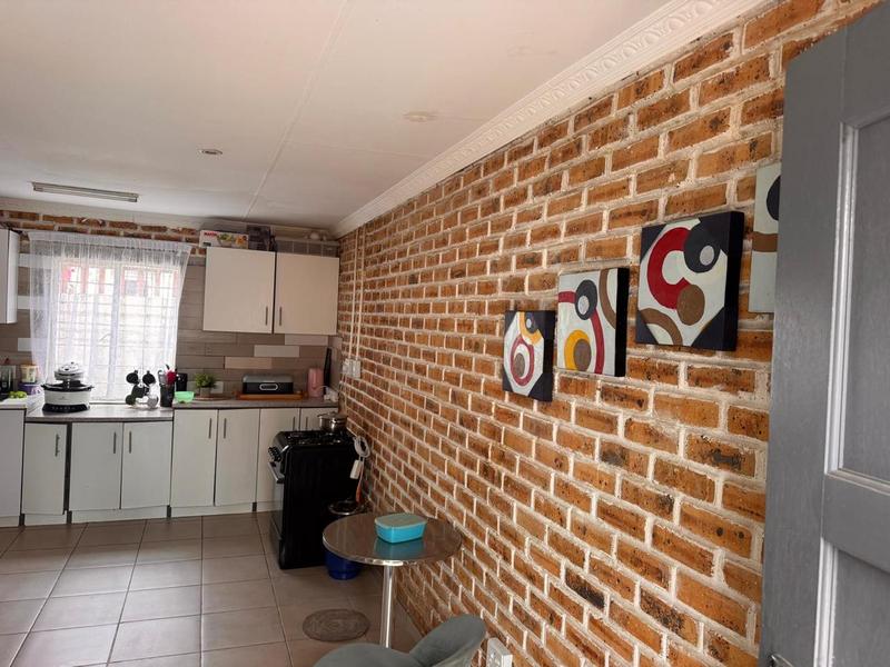 To Let 2 Bedroom Property for Rent in Kensington Gauteng