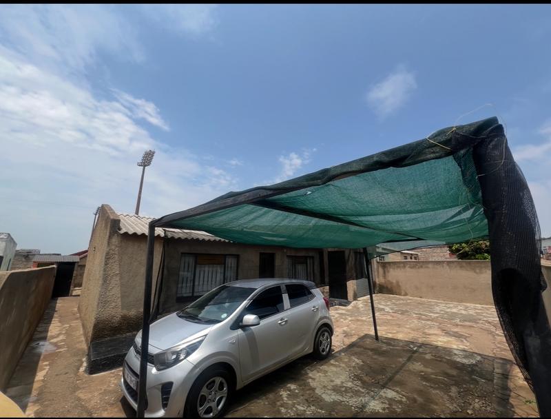 6 Bedroom Property for Sale in Tembisa Central Gauteng
