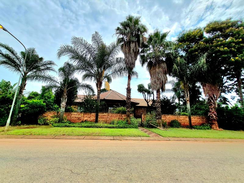 7 Bedroom Property for Sale in Heuweloord Gauteng
