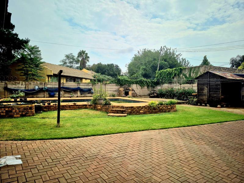 7 Bedroom Property for Sale in Heuweloord Gauteng