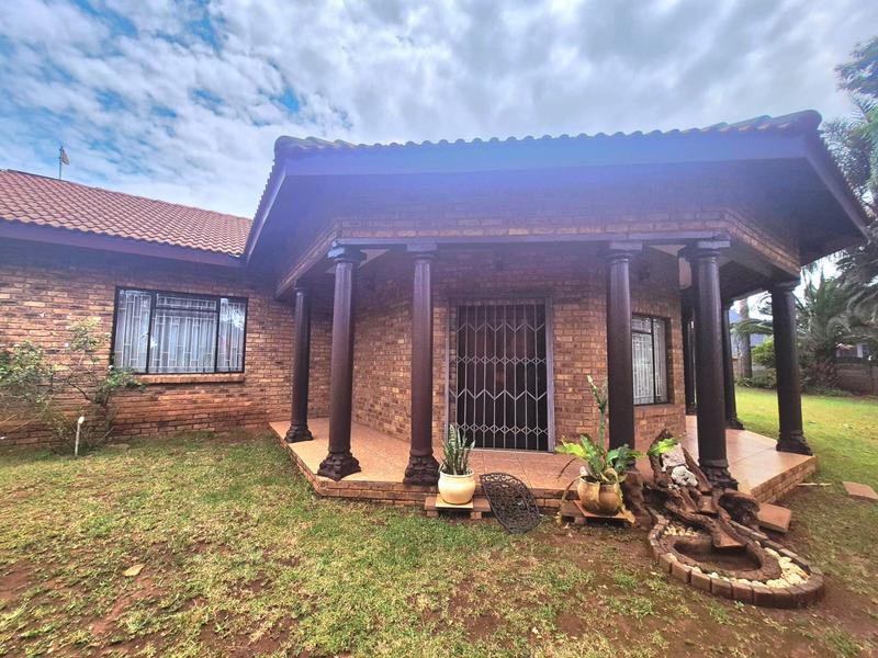 7 Bedroom Property for Sale in Heuweloord Gauteng