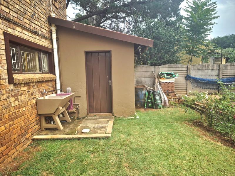 7 Bedroom Property for Sale in Heuweloord Gauteng