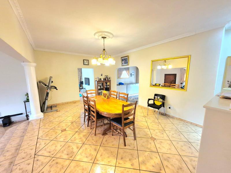 7 Bedroom Property for Sale in Heuweloord Gauteng