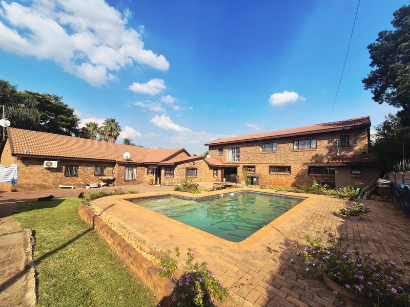 7 Bedroom Property for Sale in Heuweloord Gauteng